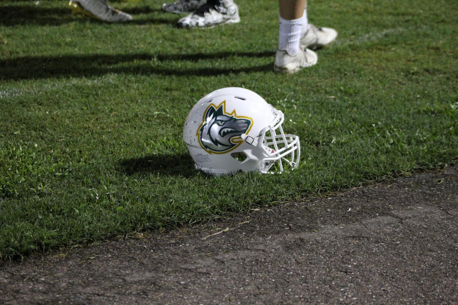 Varsity+Football+Preseason+VS.+Fivay