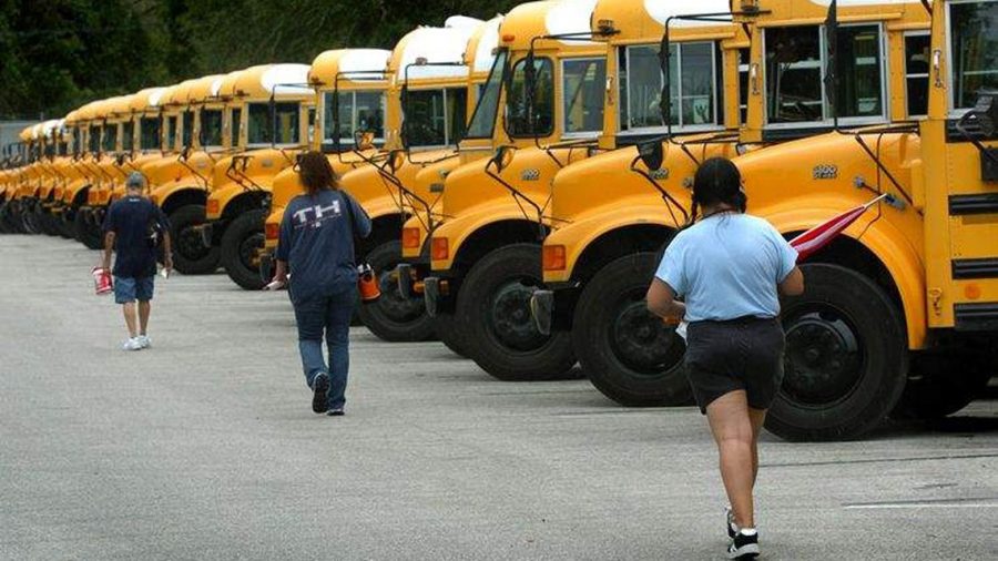 School+Bus+Shortage+Causes+a+New+Change+in+School+Start+Times