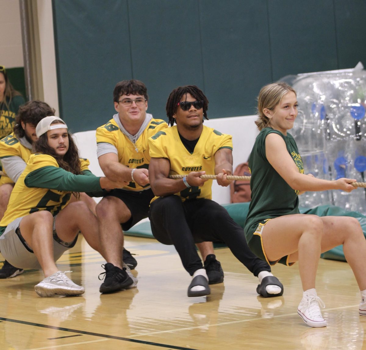 Students Flock the Gym for Hoco Pep Rally